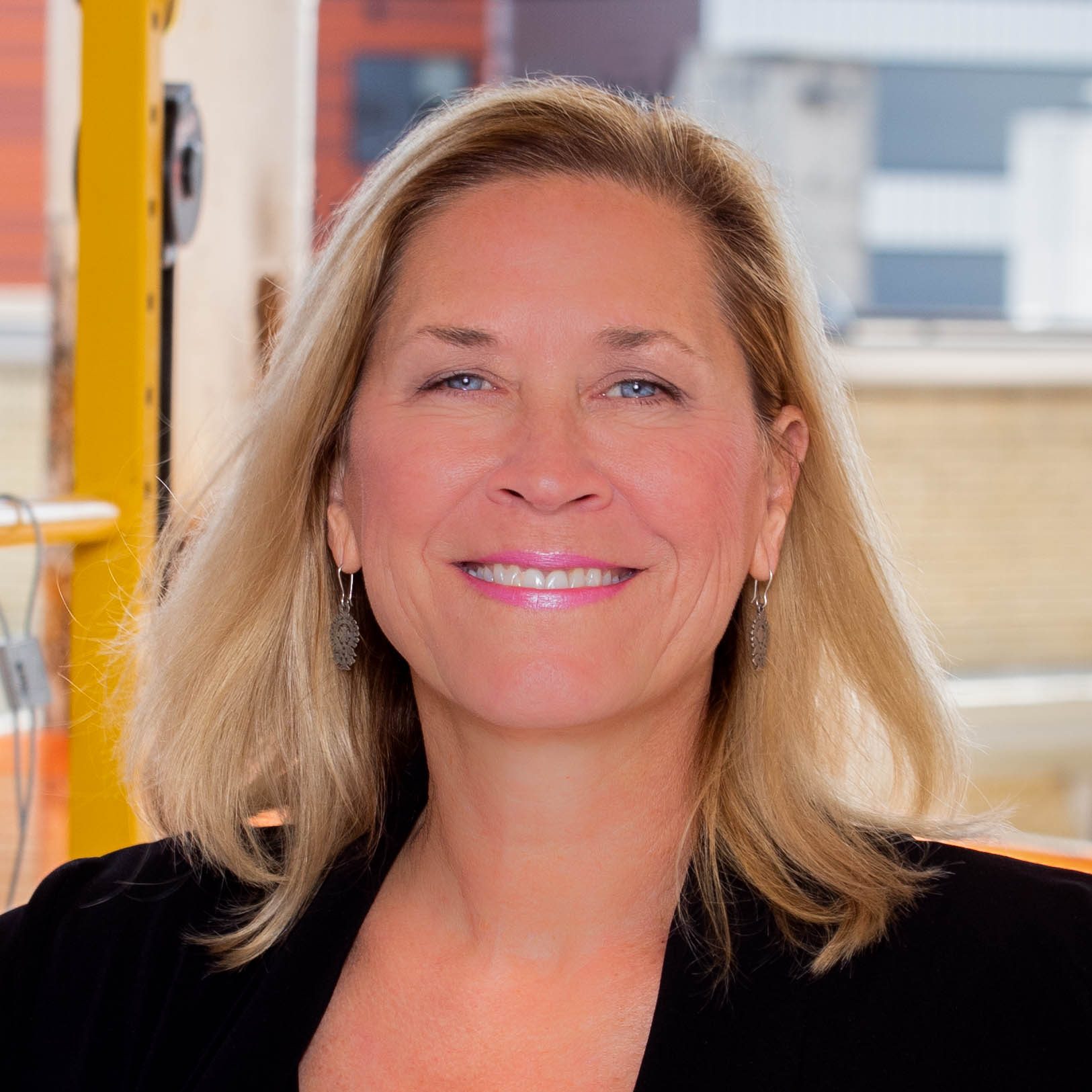 Susan Langer Headshot